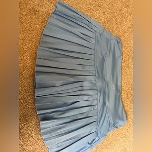 Gold hinge blue pleated skirt medium